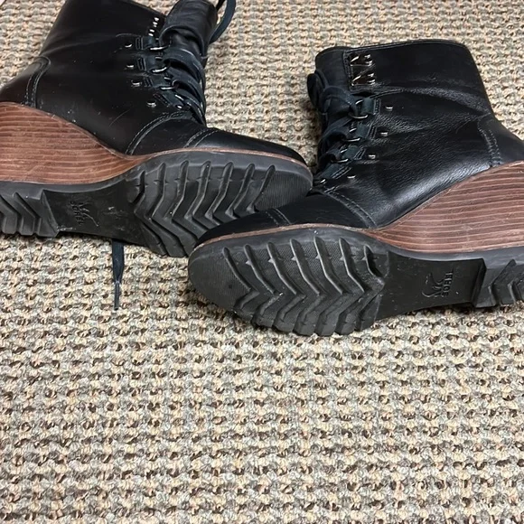 EUC SOREL Wedge Bootie 7.5 - Picture 3 of 9